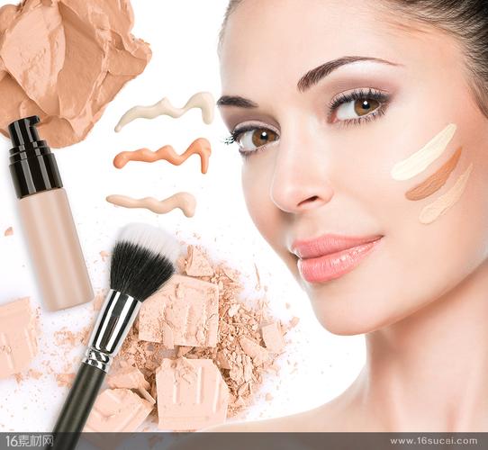 正在試用化妝品的外國(guó)美女高清圖片